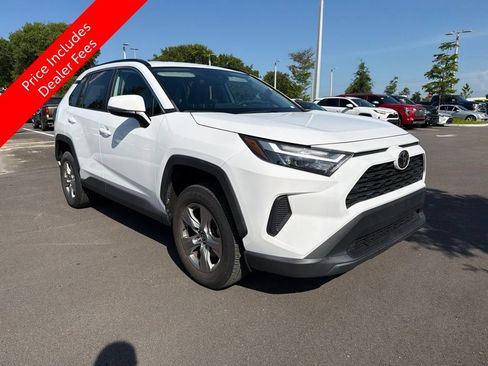 Used 2022 Toyota RAV4 XLE FWD image 6