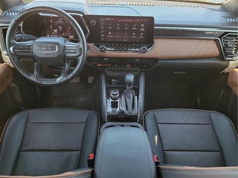 Used 2023 GMC Canyon AT4 w/ AT4 Premium Package image 11