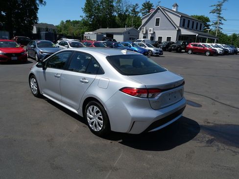 Used 2021 Toyota Corolla LE FWD image 5