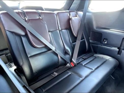 Used 2020 Ford Explorer Platinum w/ Premium Technology Package AWD/4WD image 28
