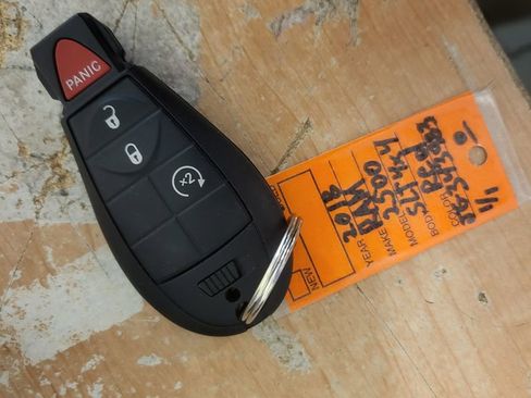 Used 2018 RAM 2500 SLT w/ Luxury Group image 13