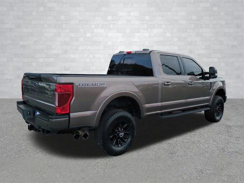 Certified 2022 Ford F250 Lariat w/ Tremor Off-Road Package image 4