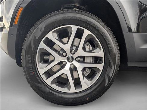 Used 2025 Land Rover Defender 130 S image 10