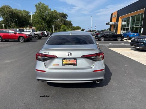 Used 2025 Honda Civic Sport image 4