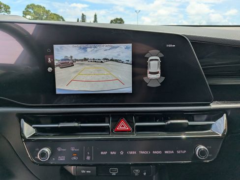 Certified 2024 Kia Niro FWD image 25