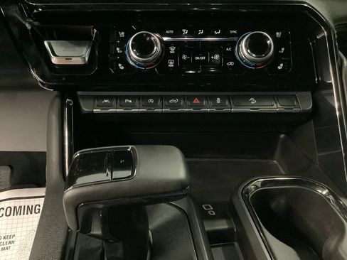 Used 2024 GMC Sierra 1500 AT4 w/ Technology Package AWD/4WD image 21