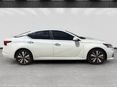 Used 2021 Nissan Altima 2.5 SV FWD image 6