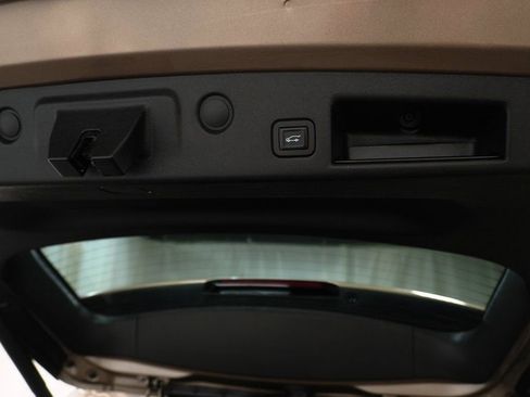 Used 2018 Chevrolet Equinox LT image 7