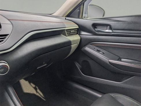 Used 2020 Nissan Altima 2.5 SR w/ Premium Package image 30