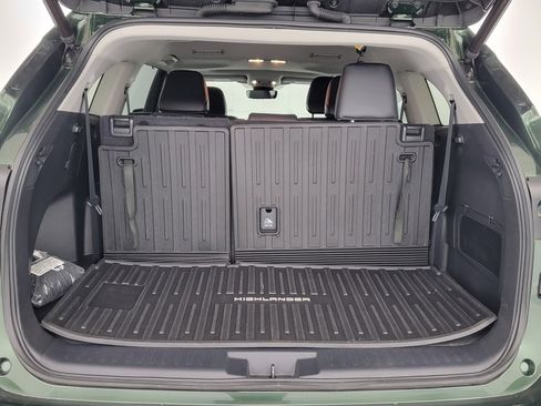 Certified 2023 Toyota Highlander XLE image 30