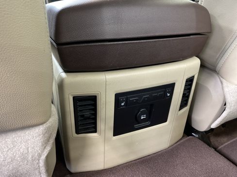 Used 2015 RAM 1500 Laramie w/ Convenience Group image 28