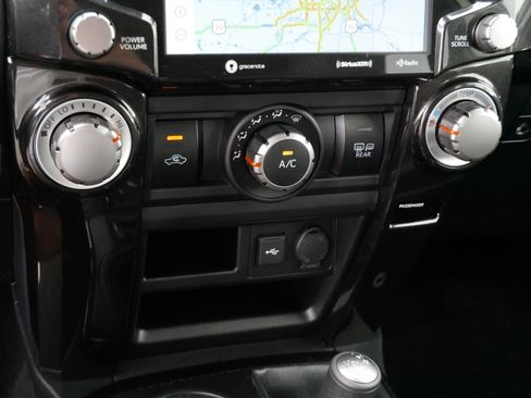 Certified 2023 Toyota 4Runner TRD Off-Road Premium w/ Moonroof Package AWD/4WD image 23