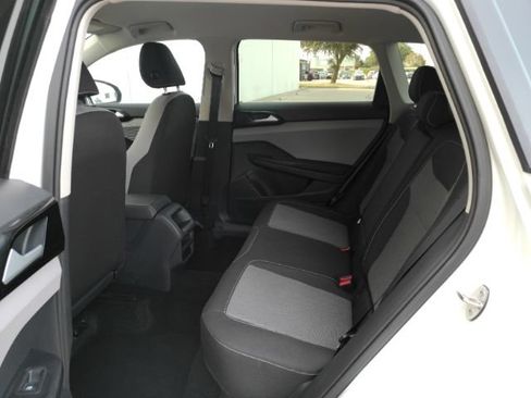 Used 2024 Volkswagen Taos S FWD image 15