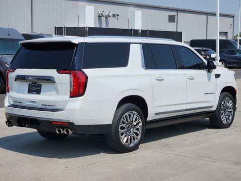 Used 2023 GMC Yukon XL Denali Ultimate w/ LPO, Floor Liner Package AWD/4WD image 46
