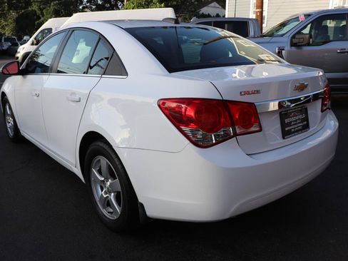 Used 2016 Chevrolet Cruze LT FWD image 3