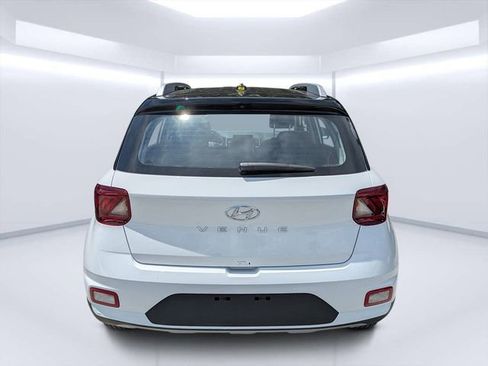 New 2025 Hyundai Venue Limited FWD image 4