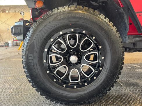 Used 2014 Jeep Wrangler Unlimited Sport w/ Quick Order Package 24S AWD/4WD image 39