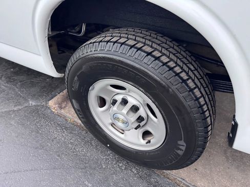 Used 2022 Chevrolet Express 3500 LS image 29