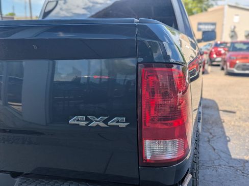 Used 2017 RAM 1500 Express AWD/4WD image 8