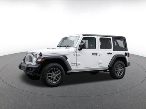 Used 2025 Jeep Wrangler Unlimited Sport AWD/4WD image 3