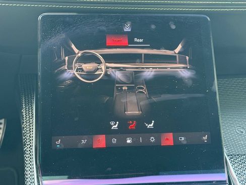 Used 2025 Cadillac Escalade ESV V AWD/4WD image 30