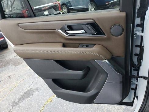 New 2026 GMC Yukon Denali Ultimate AWD/4WD image 12