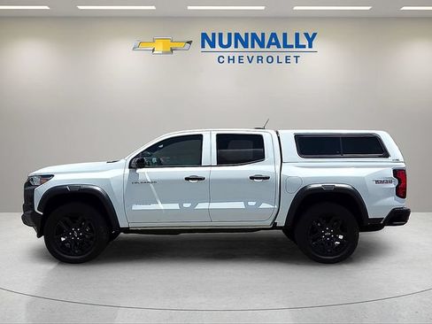 Certified 2024 Chevrolet Colorado Trail Boss w/ Technology Package AWD/4WD image 2