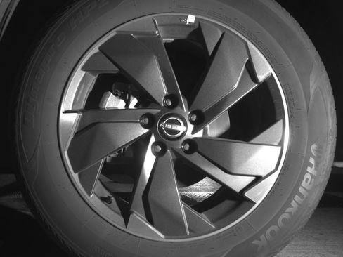 Used 2025 Nissan Rogue SV image 12