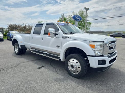 Used 2014 Ford F550 4x4 Crew Cab Super Duty w/ Lariat Interior Package image 3