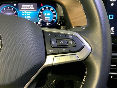 Used 2025 Volkswagen Atlas SE image 19