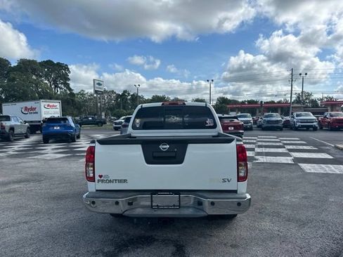 Used 2016 Nissan Frontier SV w/ SV Value Truck Package RWD image 4