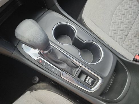 Used 2022 Chevrolet Equinox LS w/ LS Convenience Package FWD image 19