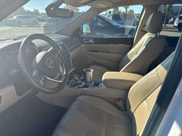 Certified 2018 Jeep Grand Cherokee Limited w/ Luxury Group II AWD/4WD image 3