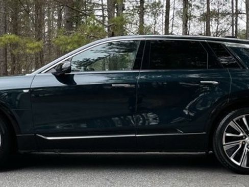 Used 2024 Cadillac Lyriq Luxury image 4