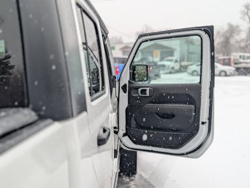 Used 2020 Jeep Gladiator Rubicon image 45