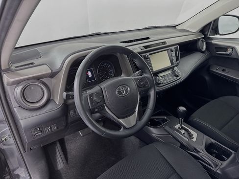 Used 2018 Toyota RAV4 XLE image 9