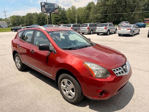 Used 2015 Nissan Rogue S w/ Convenience Package AWD/4WD image 4