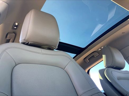 Used 2024 Lincoln Corsair Grand Touring w/ Equipment Group 301A image 25