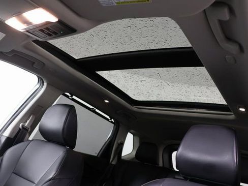 Used 2023 Nissan Rogue SV w/ SV Premium B Package image 18