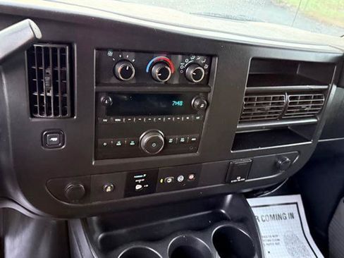 Used 2019 Chevrolet Express 3500 LS RWD image 16