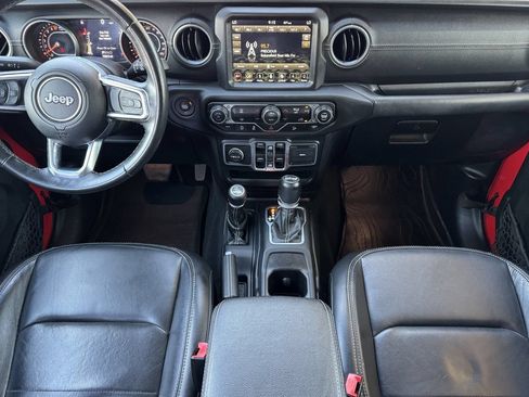 Used 2018 Jeep Wrangler Unlimited Sahara AWD/4WD image 14