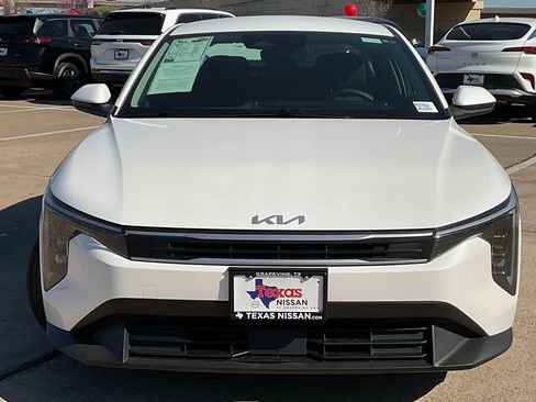 Used 2025 Kia K4 LXS image 3