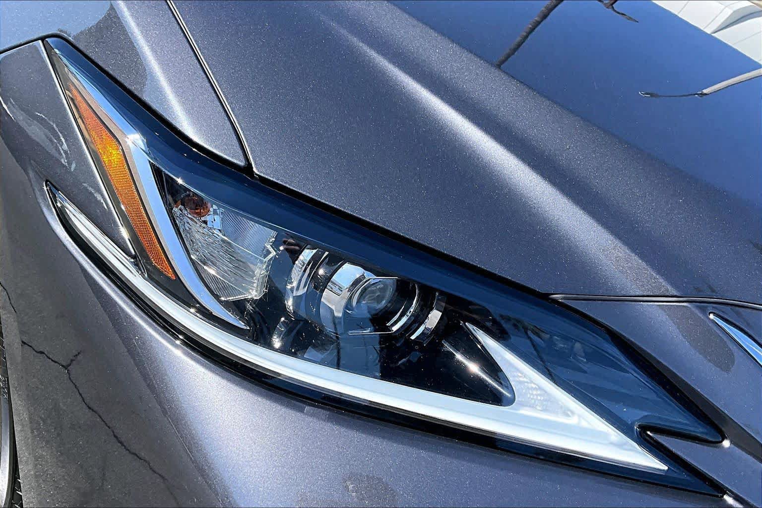 Used 2023 Lexus ES 250 w/ Premium Package AWD/4WD image 28