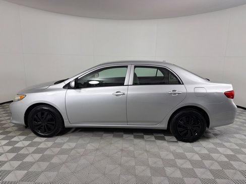 Used 2010 Toyota Corolla LE image 8