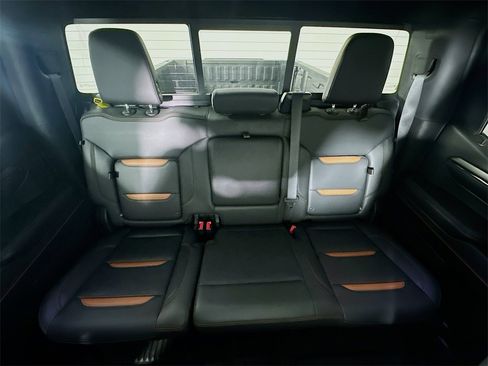 Used 2023 GMC Sierra 1500 AT4 w/ AT4 Premium Package image 13