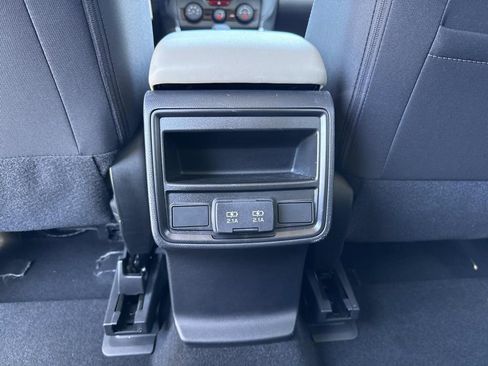 Used 2023 Subaru Forester Base image 19