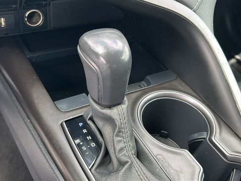 Used 2022 Toyota Camry SE FWD image 13