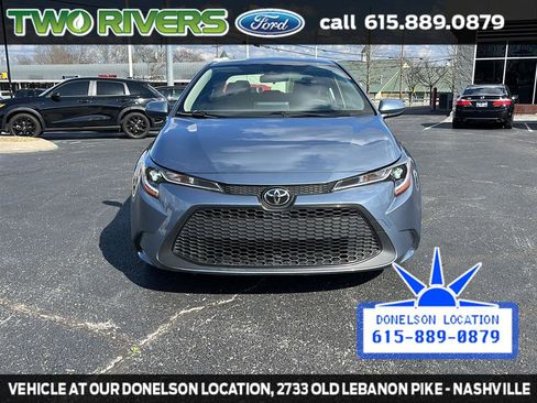 Used 2021 Toyota Corolla LE image 3