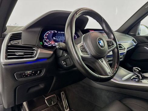 Used 2022 BMW X5 M50i w/ Parking Assistance Package AWD/4WD image 22