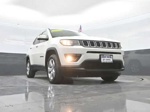 Used 2017 Jeep Compass Latitude w/ Popular Equipment Group AWD/4WD image 44